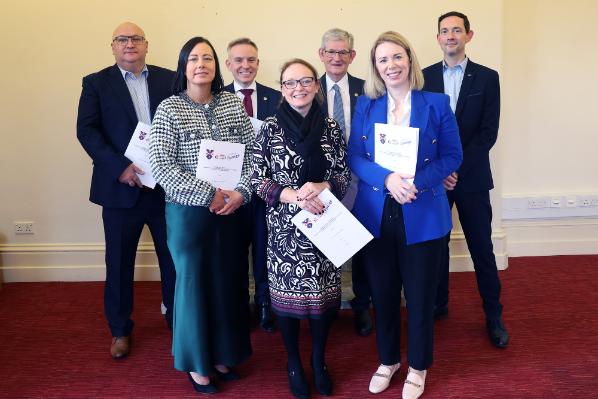 Signing of the Service Level Agreement between Queen's, R-CITY and Foróige